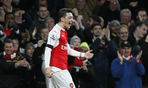 Ozil đang là hợp đồng đắt giá nhất của Arsenal. Ảnh: Reuters.